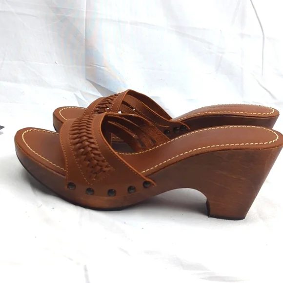 FINAL SALE 🆕🌿NICOLE FARHI SANDALS🌿 - Picture 11 of 16